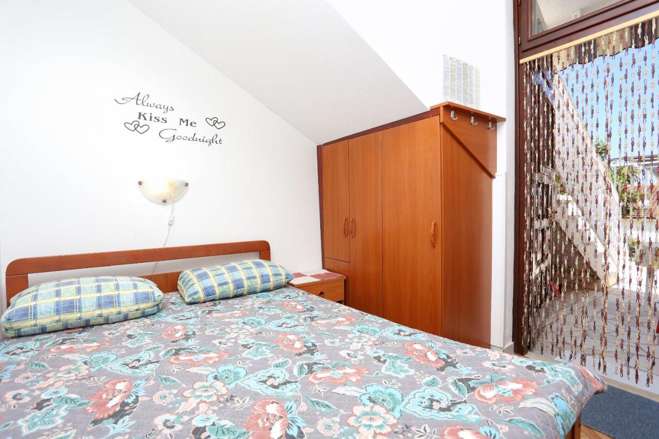 Family Friendly Seaside Apartments Razanj, Rogoznica - 10373 Εξωτερικό φωτογραφία