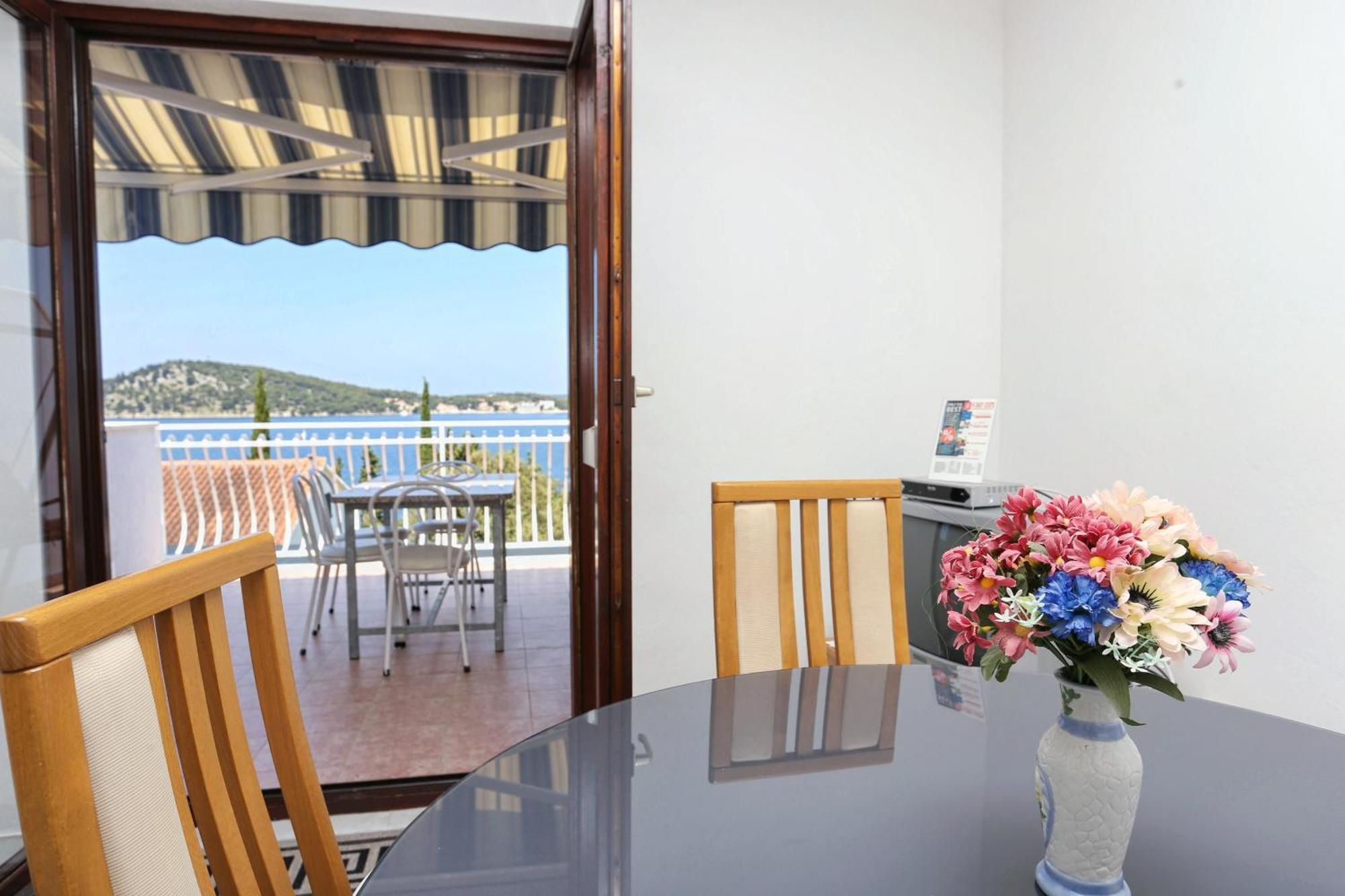 Family Friendly Seaside Apartments Razanj, Rogoznica - 10373 Δωμάτιο φωτογραφία